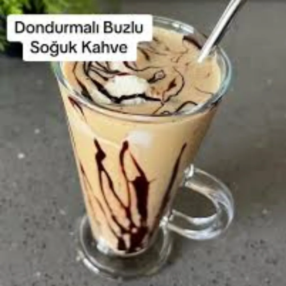 Vanilyalı Dondurmalı Soğuk Kahve